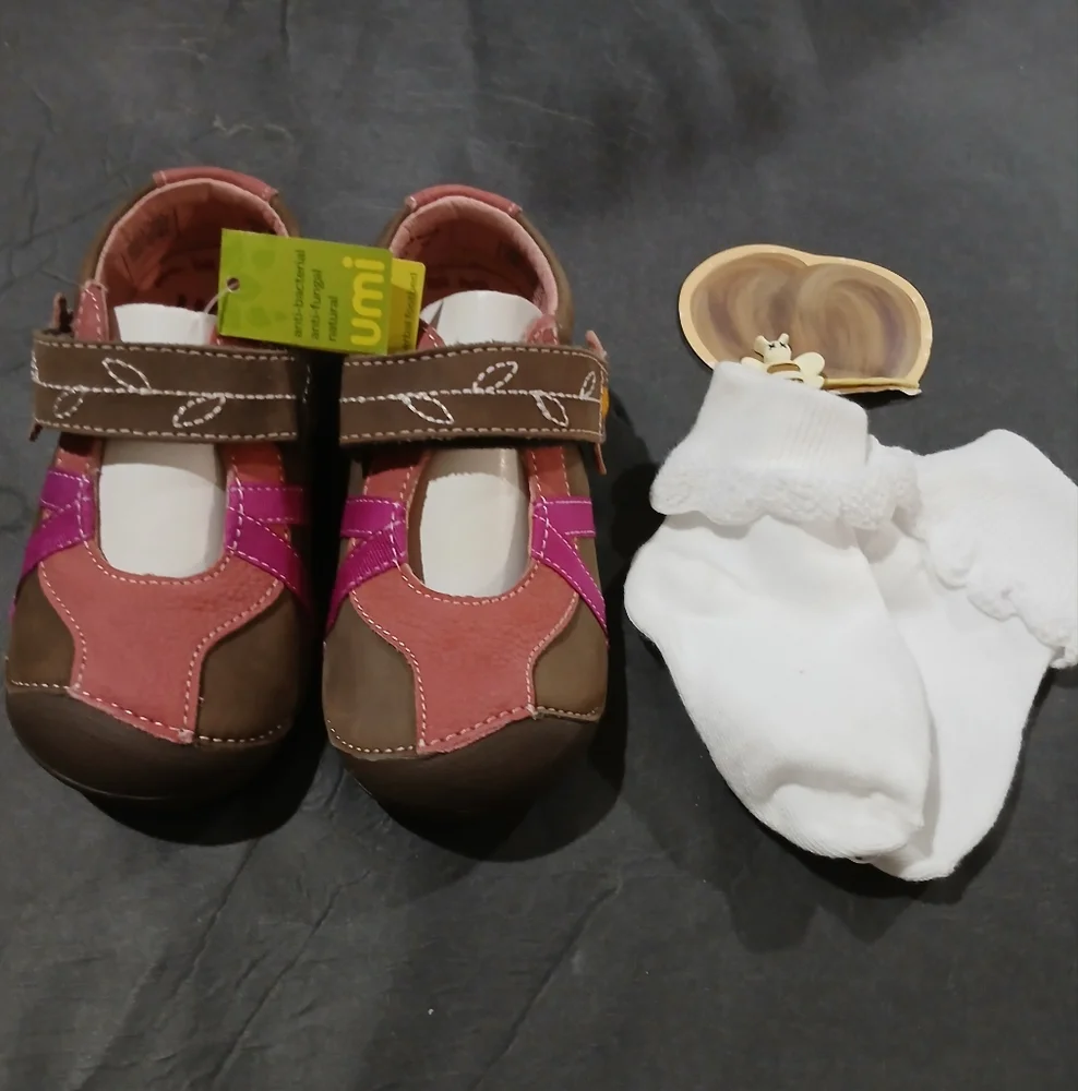 Final $8 /UMI Girls Kids Pink and Brown Shoes - Picture 1 of 6